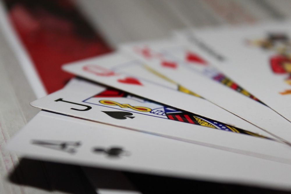 Online blackjack er et af de mest populære casinospil på nettet i dag